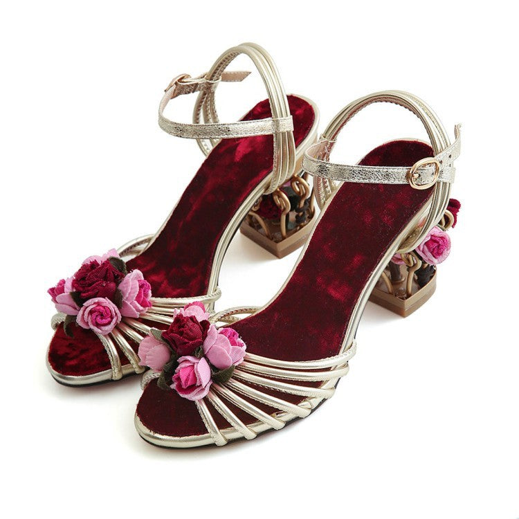 Zapatos vintage de tacón alto con flores y diseño de jaula de pájaros