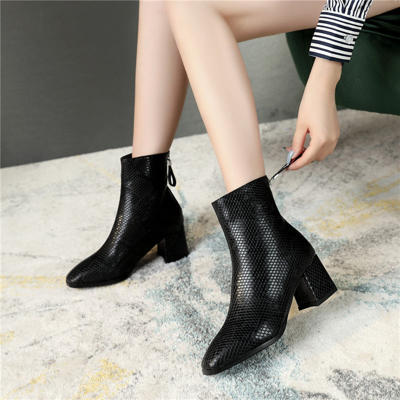 Botas femininas com salto grosso e tamanho grande