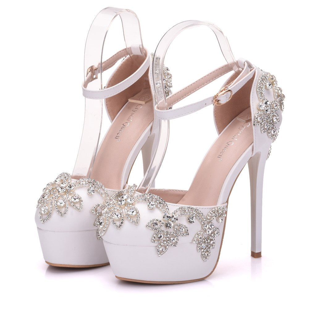 Sapatos de casamento de strass branco de tamanho grande, sapatos individuais para mulheres, sandálias de salto alto com borlas e plataforma à prova d'água, cinto de palavra