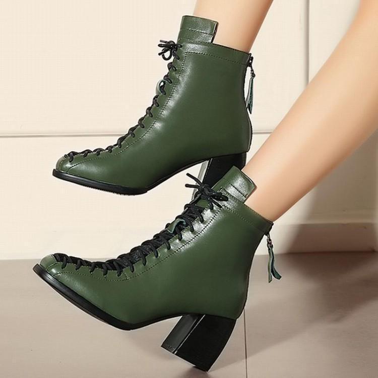 Botas Martin de color verde militar con cordones y personalidad para mujer