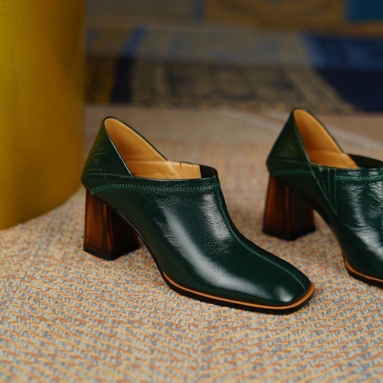 Zapatos sencillos de piel de vaca de color verde oscuro para mujer de otoño