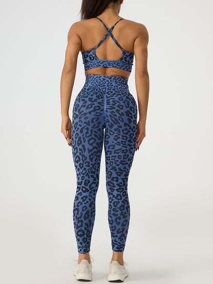 Conjunto deportivo de top y leggings con estampado de leopardo entrecruzado