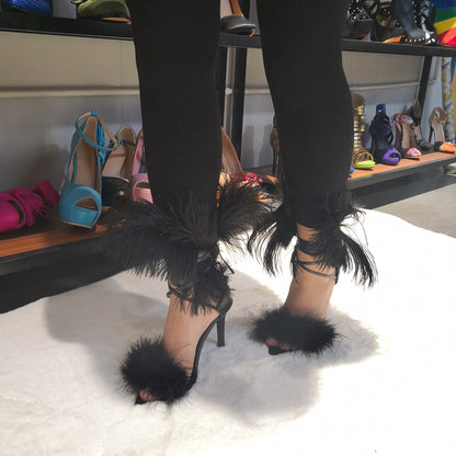 Sandalias de plumas con cordones