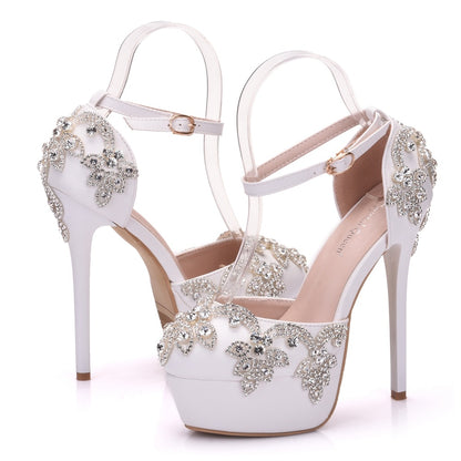 Sapatos de casamento de strass branco de tamanho grande, sapatos individuais para mulheres, sandálias de salto alto com borlas e plataforma à prova d'água, cinto de palavra