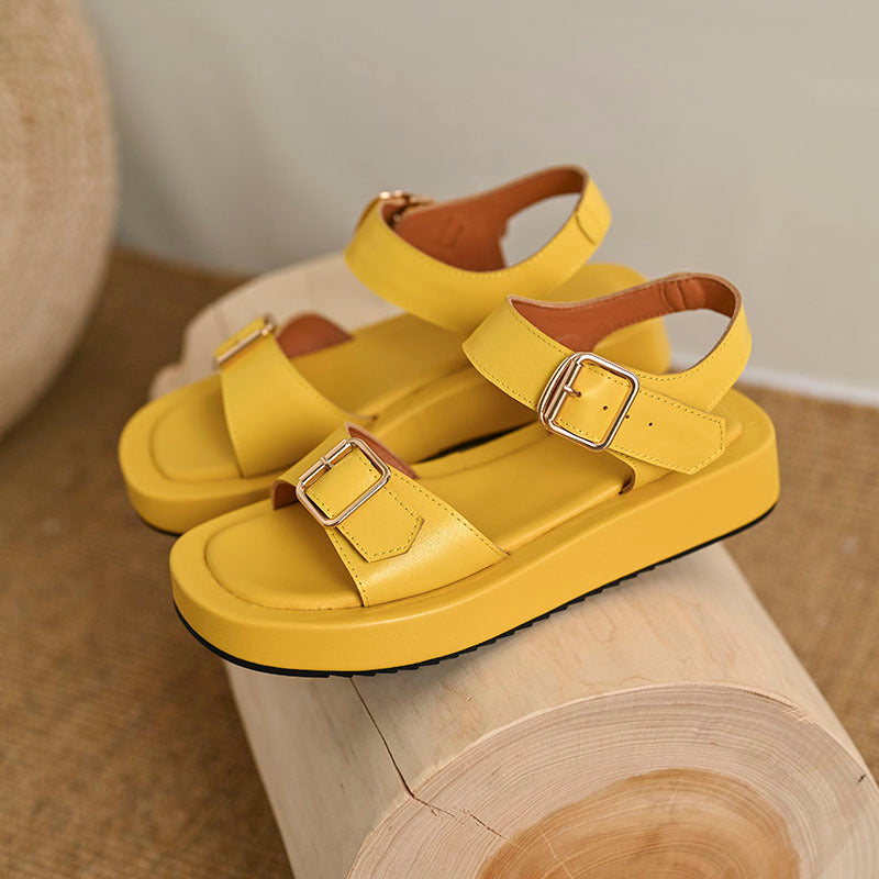 Sandalias de plataforma plana con hebilla colgante nuevas de verano para mujer