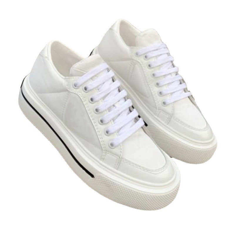 Zapatos blancos con plataforma estilo casual