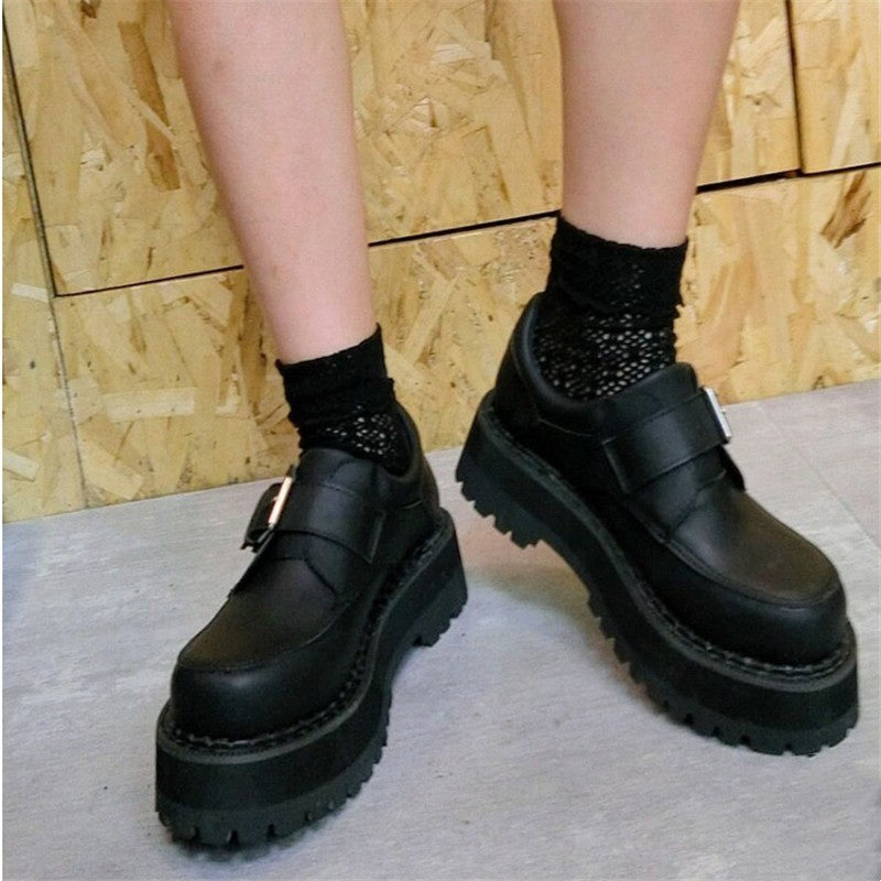 Zapatos casuales de suela gruesa estilo punk para mujer