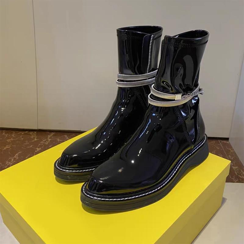 Botas Martin de couro envernizado preto bico fino estilo britânico feminino