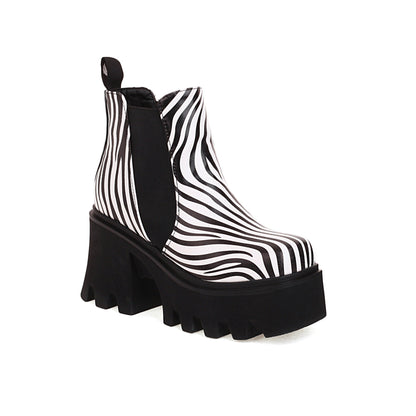 Novas botas femininas de cano curto com sola grossa de outono e inverno estilo punk