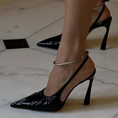 Tacones altos con punta puntiaguda y anillo para el dedo del pie de moda para mujer