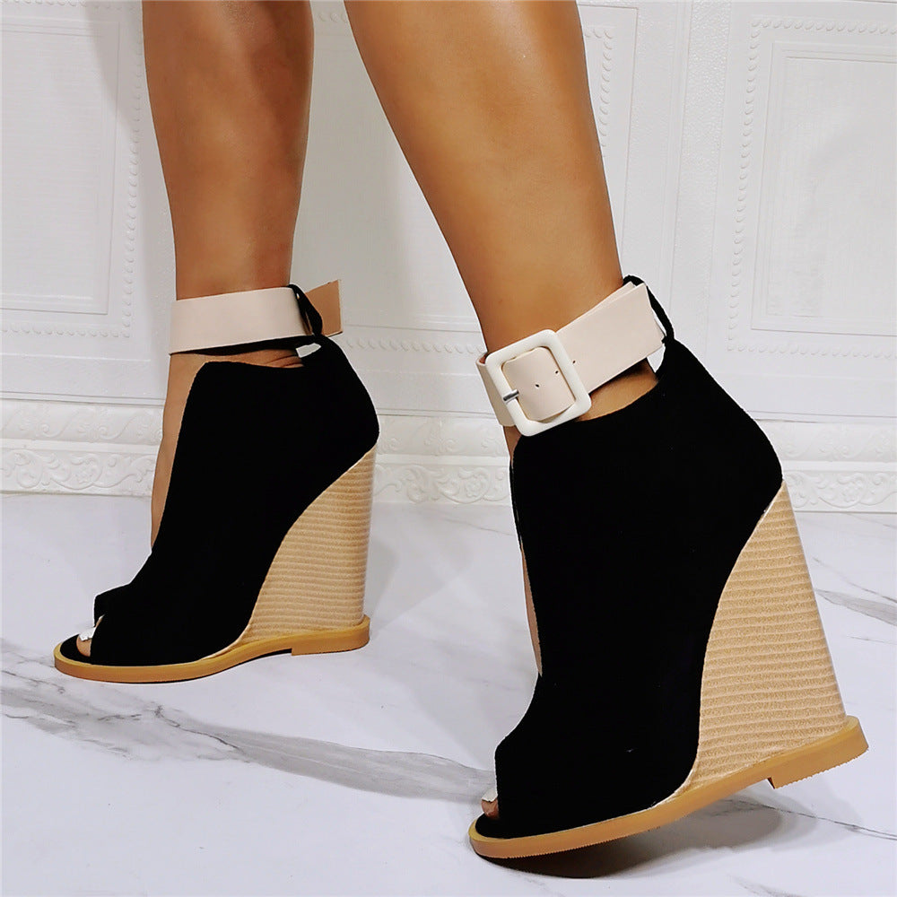 Sexy Wedge Heels com uma linha de tiras sandálias de salto romano