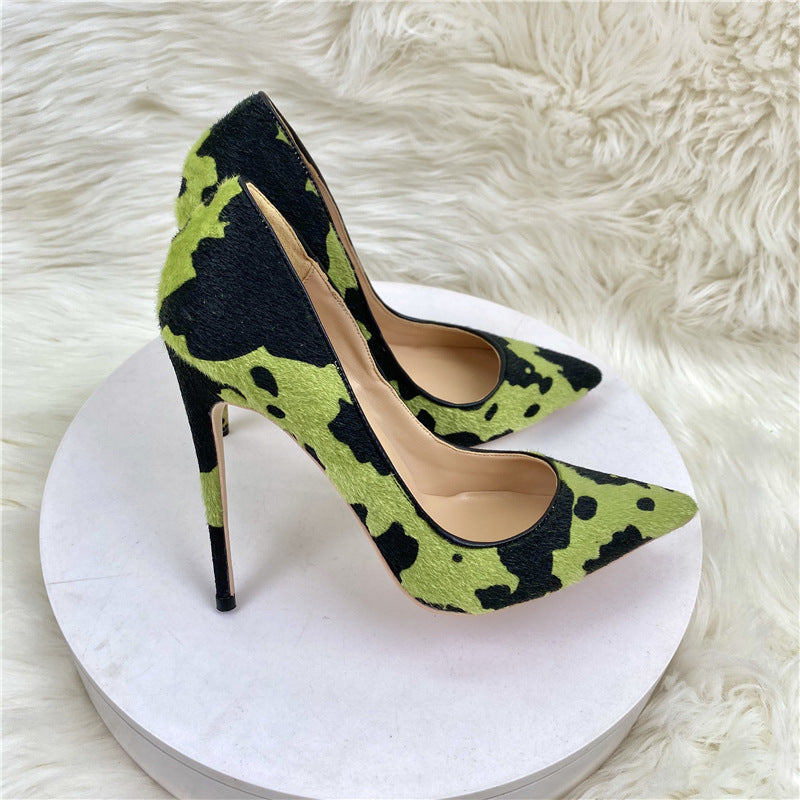 Nuevos tacones altos con estampado de camuflaje y grafiti