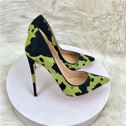 Nuevos tacones altos con estampado de camuflaje y grafiti