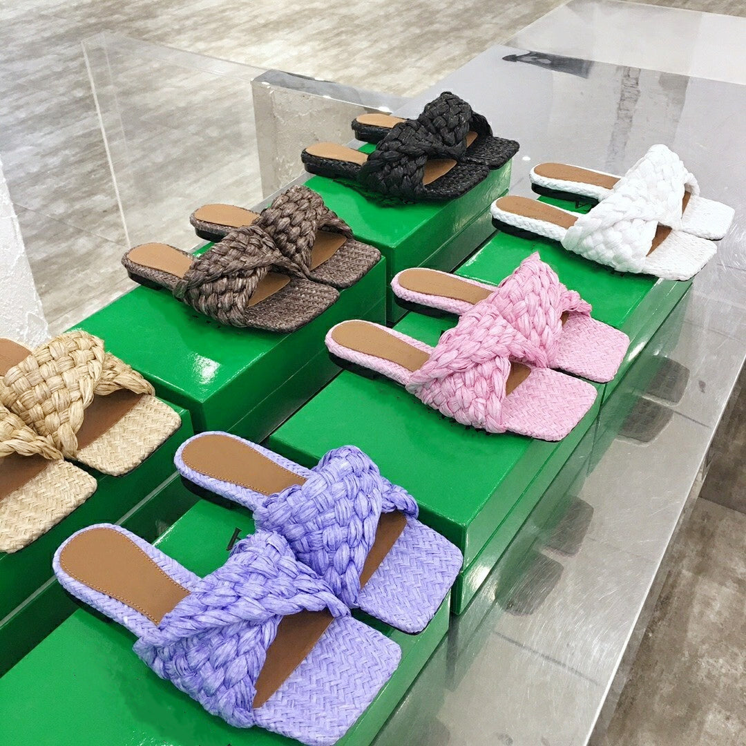 Sandalias y pantuflas tejidas de suela plana para mujer