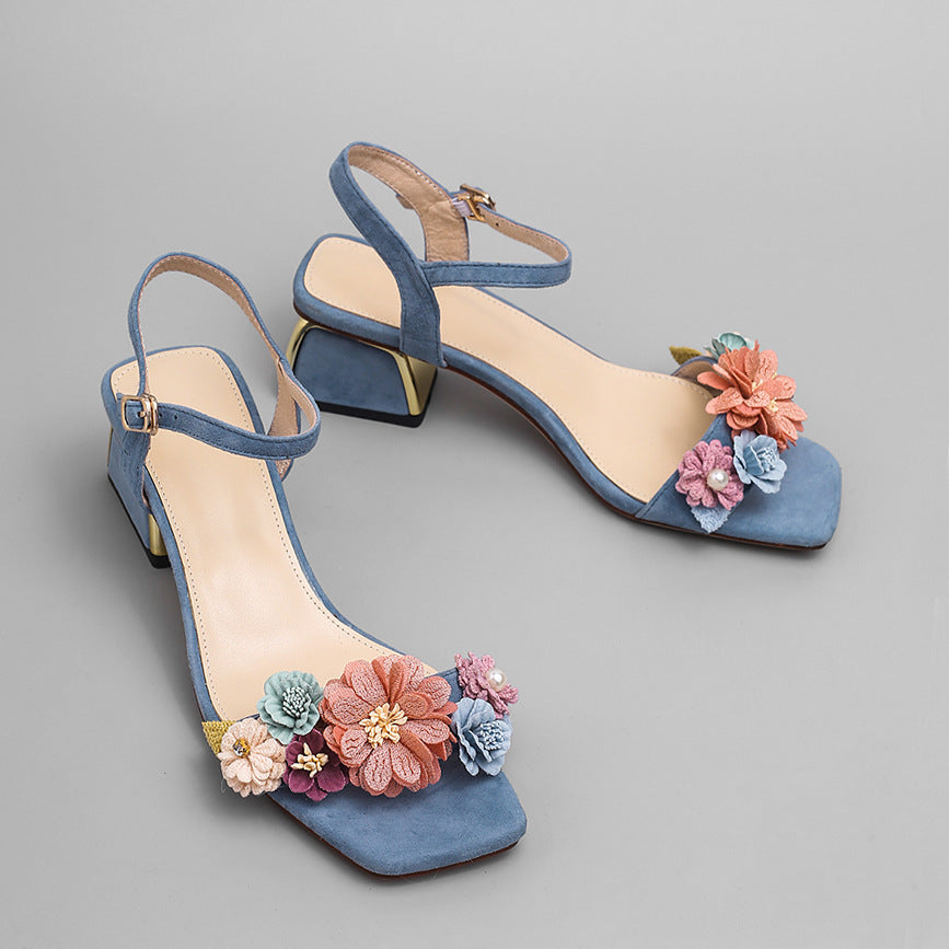 Sandalias retro con tacón medio y flores de moda de verano para mujer