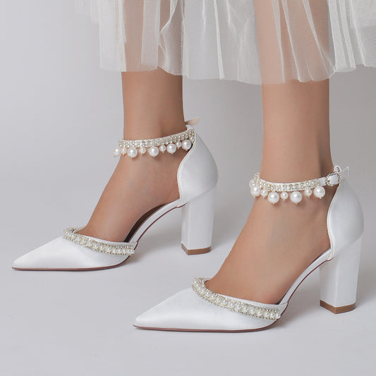 Zapatos de tacón de bloque con cadena de cristal y punta de satén con diamantes de imitación